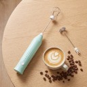 Mini fouet électrique à lait Vert clair Fouet manuel avec 2 accessoires 3 vitesses Mode turbo Chargement USB-C Pour café, œufs et crème 4