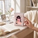 Mini pořadač na fotokarty 10,5 x 7,7 x 3 cm 16 stran PVC Růžový obal s okénkem a mašlemi Zapínání na patentku Album na fotokartičky 4