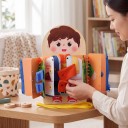 Dřevěná Montessori oblékací deska Povolání 30 x 20 cm S knoflíky zipem suchým zipem a tkaničkou Naučná hračka pro batolata a malé děti 4