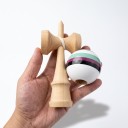 Kendama med labyrintmønster 18 cm Valnøddetræ Hvid kugle med striber Japansk snoreleg Træning af koordination For børn og voksne 8