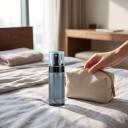 Flacone spray 60 ml con nebulizzazione fine 11,2 x 3,7 cm riempibile PET grigio fumé per acqua di rose, alcol e cosmetici da viaggio 2