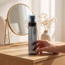 Flacone spray 100 ml con nebulizzazione fine 15,2 x 3,7 cm riempibile in PET grigio fumé per acqua per il viso, alcol e cosmetici 3