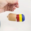 Kendama Pille 11 cm Træ Japansk spil med spids og hat på snor Blå gul rød Træning af koordinering For børn og voksne 4