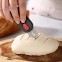 Brot- und Sauerteigschneider mit ausziehbarer Klinge und Magnet 5 Ersatzklingen 7 x 4 cm Kunststoff Schwarz für das Backen zu Hause 6