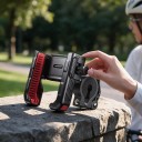 Joyroom telefonholder til cykel og motorcykel med én hånd betjening For telefoner 4,7–7 tommer Styr 15–40 mm PC og ABS Sort og rød 2