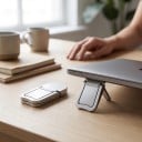 Piedini adesivi per notebook 2 pz Supporto mini pieghevole in lega di alluminio Per sollevare e raffreddare il notebook 4