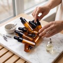 10 glazen flesjes met pipet 5 ml 6,3 x 1,6 cm Bruin amberglas Navulbare flesjes voor essentiële oliën en parfums 9