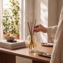Glasflaske til æteriske olier med diffuserstænger 130 ml 8,5 x 14 cm Rund kugle i emballage Til stuen 7
