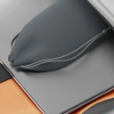 Faltbarer Aluminium-Laptopständer für bis zu 17,3 Zoll 25 x 26 cm Höhe 7,4 cm Tragfähigkeit 20 kg Silber Leicht nur 43 g Mit Schutzhülle 4