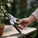 Forbici da giardinaggio per rami Lunghezza 20 cm Lama 6 cm Taglio fino a 20 mm Corpo in metallo Manico antiscivolo Argento e nero Per alberi e arbusti 7