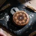 Runde Brotmesser 5 cm mit Lotusmuster und 10 Ersatzklingen Holzgriff mit Etui Hellbraun Teig schneiden 4