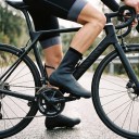 Cyklistické silikónové návleky na tretry Vysoké Vetruodolné a nepromokavé Otvor v podrážke pre kufre Pre cestu aj MTB 3