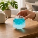 Bouřkové sklo Storm Glass ve tvaru kostky 6 cm Barometr z ručně foukaného skla na bukovém podstavci Dekorace na stůl 7