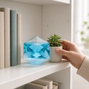 Γυάλινη καταιγίδα Storm Glass σε σχήμα κύβου 8,5 εκ. Βαρόμετρο από χειροποίητο γυαλί σε βάση από οξιά Διακόσμηση για το τραπέζι 8