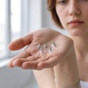 Zarážky na náušnice 100 ks Puzety s průhledným diskem 11 x 6 mm Kovové zapínání Pro pecky a výrobu šperků DIY 2