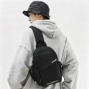 Unisex brysttaske over skulderen 31 x 21 x 11 cm Nylon sling rygsæk med refleksstribe Til cykling, vandreture og rejser 6