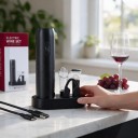 Elektrisk vinöppnare med stativ Set 4 i 1 med hällpip, kork och folieavskärare Laddning via USB-C Svart För köket och baren 4