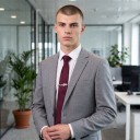 Saxofon alakú nyakkendőcsipesz Fém nyakkendőcsipesz részletes billentyűkkel Fényes felület Férfi kiegészítő öltönyhöz zenészeknek 5