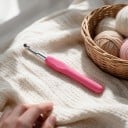 Hæklenål 10,0 mm Pink med blødt formet greb og massiv aluminiumshoved Til meget voluminøst garn Kurve og tæpper 4