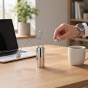 Balanční Figur mit Bogen und Pendelkugeln 17,5 x 11,5 cm Metallische silberne kinetische Dekoration für den Schreibtisch im Büro 4