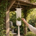 Macramé ophæng til plantekrukker med dekorativt vægpanel på træstang 105 cm Snor af plantefibre Hvid Boho dekoration 2