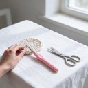 Hæklenål 7,0 mm Lys rosa med blød ergonomisk håndtag og aluminiumshoved til tykke garn 4