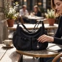 Nylon crossbody taske 36 x 27 x 18 cm Stor messenger taske med snore og vedhæng Sort Unisex 7