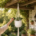 Macramé ophæng til plantekrukker med træperler og metalring Længde 105 cm Flettet reb af plantefibre Hvid Boho dekoration 2
