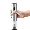 Automatische elektrische Weinöffner mit Folienabschneider und LED-Licht in Silber mit Wippenschalter für 4 AA-Batterien 3