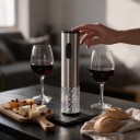 Automatische elektrische Weinöffner mit Folienabschneider und LED-Licht in Silber mit Wippenschalter für 4 AA-Batterien 6