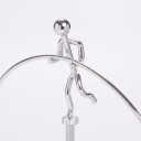 Balanční Figur mit Stab, Bogen und Pendelkugeln 17 x 17,5 cm Metallische silberne kinetische Dekoration für Schreibtisch und Regal 3