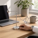 Balanziertes Pendel mit Skifahrer und Metallkugel 18,5 x 13 cm Silberne kinetische Dekoration für den Schreibtisch im Büro und Wohnzimmer 5
