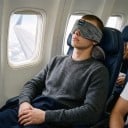 Maska na spaní s Bluetooth 5.2 sluchátky a mikrofonem Tvarovaný střih Výdrž přes 10 h Nabíjení USB-C Na spánek i cesty 2