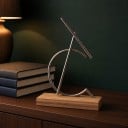 Kinetisk pendul C 28,5 x 9,5 x 24,5 cm Bevægeligt arm på leje Fod i trædekoration Sølv og brun Dekoration til kontoret 6