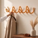 Wandhaken mit 4 Haken 40 x 6,5 cm Dekorativer Wandgarderobe in Wellenform Gedrehter Design Schraubbefestigung für die Wand Orange 2