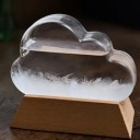 Bouřkové sklo Storm Glass ve tvaru mráčku 9,5 x 7 x 11 cm Průhledný skleněný barometr s krystaly na dřevěném podstavci Dekorace 3