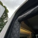Izolační clona na zadní dveře Fiat Ducato Peugeot Boxer Citroen Relay 2006+ Ram Promaster Termo zatemnění Prošívaná Černá Obytné auto 2