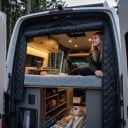 Izolační clona na zadní dveře Fiat Ducato Peugeot Boxer Citroen Relay 2006+ Ram Promaster Termo zatemnění Prošívaná Černá Obytné auto 3