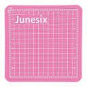 Lille skæreunderlag 8 x 8 cm i PVC med en tykkelse på 3 mm og en dobbeltsidet centimeter gitter til skæring af papir og washi tape 10