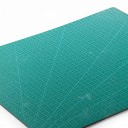 Dobbelt-sidet skæreunderlag A4 30 x 22 cm med en tykkelse på 3 mm selvhelende overflade af PVC mørkegrøn med gitter til papirskæring og kreativitet 2