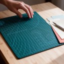 Sæt med A4 skæremåtte 30 x 22 cm med hobbykniv og dobbeltklæbende tape, 3 mm PVC mørkegrøn til papir og modelbyggeri 7
