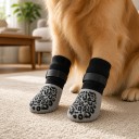 Sokker til hunde skridsikre med beskyttelse af poter 4 stk Størrelse S Længde 13,7 cm Bredde på pote 5,3 cm Silikone leopardmønster Sort og grå 3