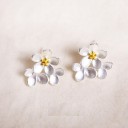 Boucles d'oreilles pour femmes avec des fleurs 1