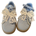 2 ks dekorace na tkaničky krajkové mašličky bílé ozdoby na boty doplněk obuvi jemný design pro šněrovací tenisky 1