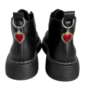 2 ks přívěsek na boty srdíčko 25x34 mm kov červená ozdoba na šněrovací boty a kotníkové boty dekorativní doplněk obuvi 1