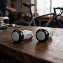 2 pz LED luci per estremità manubri Fanalino di emergenza per bicicletta 2 modalità 45 x 25 mm Alluminio e gomma Per manubri da 16 a 23 mm 4