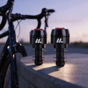 2 pz LED luci per estremità manubrio WEST BIKING Luce di emergenza e freccia per bicicletta 3 modalità 2,5 x 5,3 cm Alluminio Batteria CR2032 4