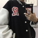 Dam baseballjacka i college-stil Vita kontrasterande ärmar Stor applikation med bokstav Randiga ribbade kanter Löst snitt 1