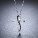 Damhalsband med kors D521 3