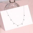 Damhalsband med pärlor 2